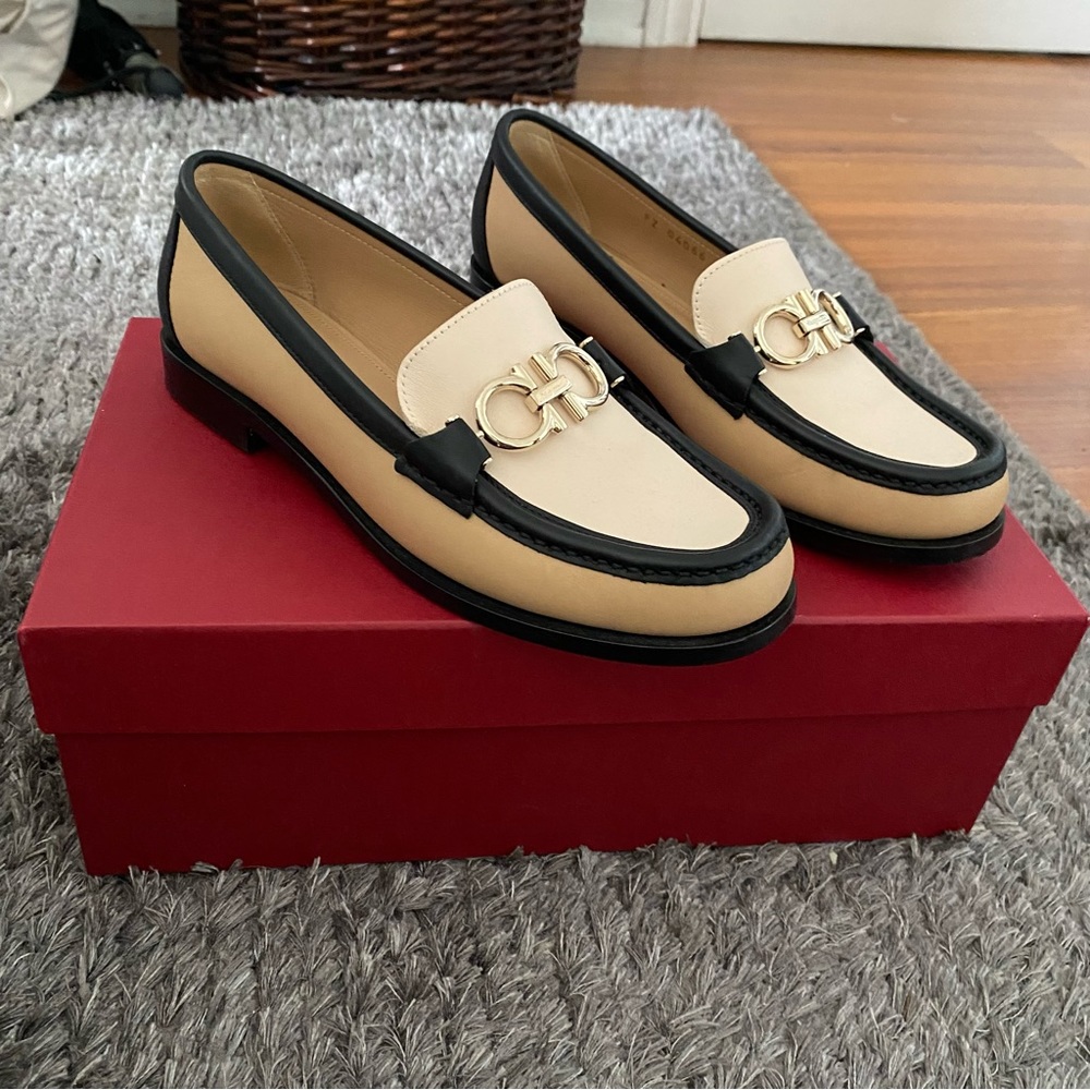 Salvatore Ferragamo loafers - Picture 2 of 14